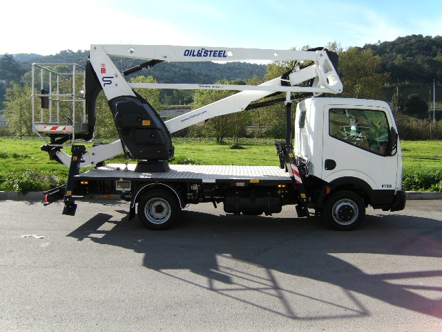 <Foto grupo camiones cesta>